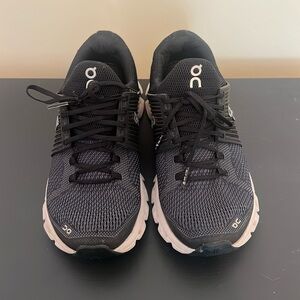 Black On Cloud size 7.5